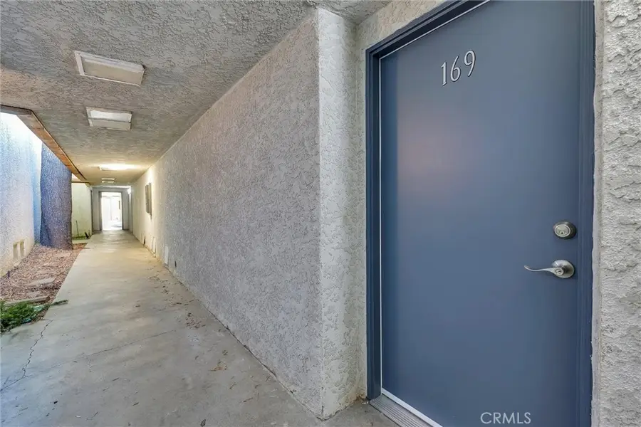 18620 Hatteras, Tarzana, CA 91356 - Image #2