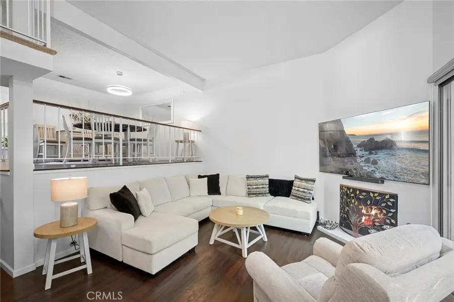 21145 Lassen #3, Chatsworth, CA 91311 - Image #2