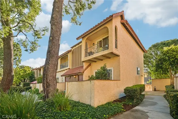 19545 Sherman Way, Reseda, CA 91335