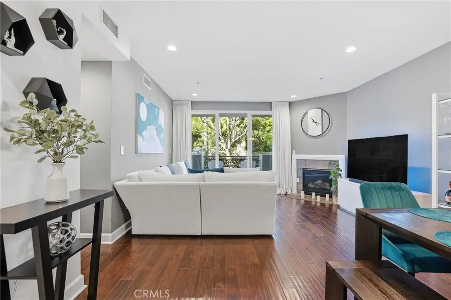 6038 Carlton Way #101, Los Angeles, CA 90028 - #2