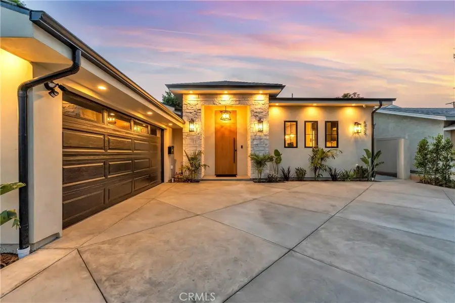 8825 Sophia Avenue, North Hills, CA 91343 - #2