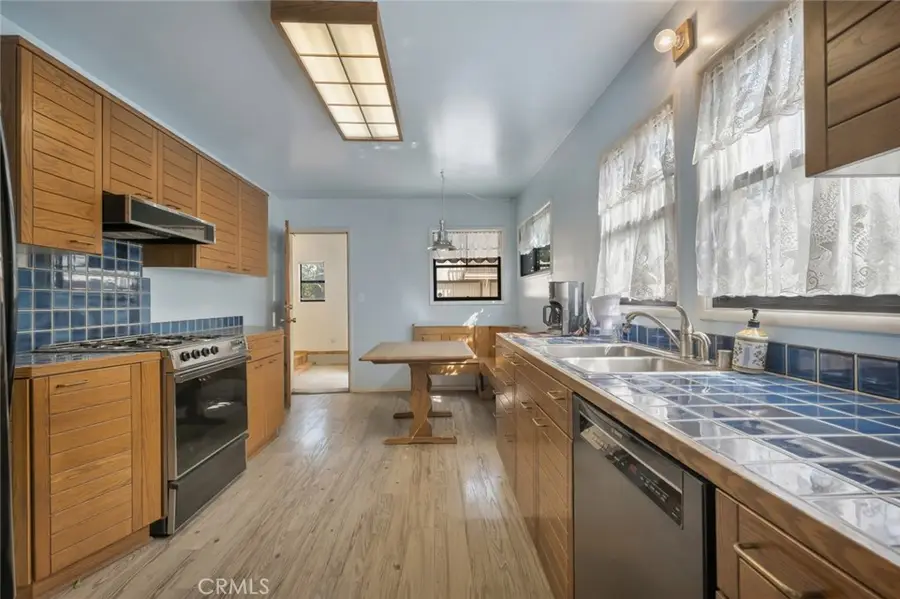 357 Vine Street, Glendale, CA 91204 - #3