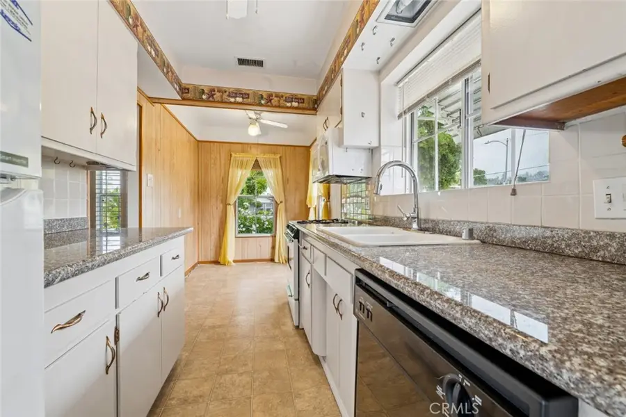 423 Raymond Avenue, Glendale, CA 91201 - #3