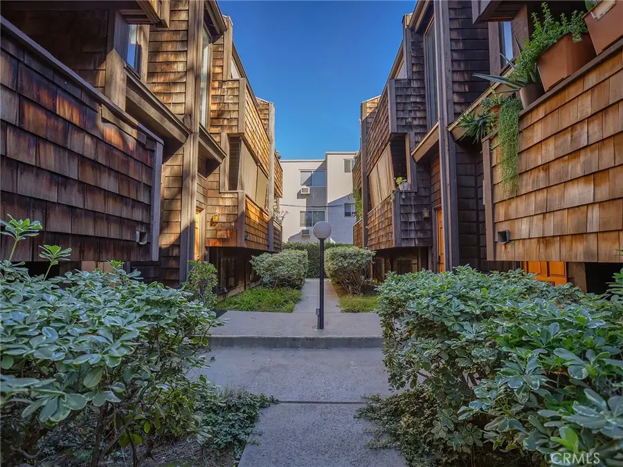330 N 5th Street, Burbank, CA 91501 - #3