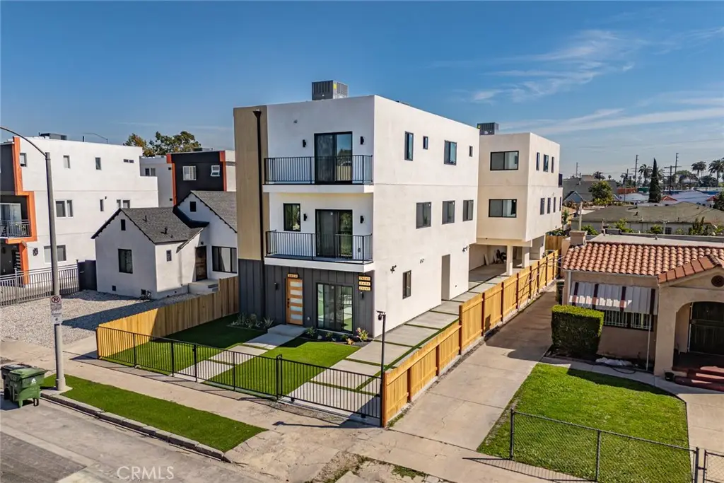 2424 S West View, Los Angeles, CA 90016 - #1