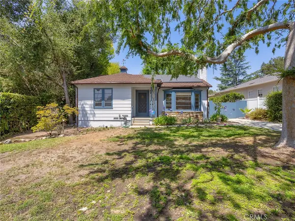 1727 N Hill Avenue, Pasadena, CA 91104