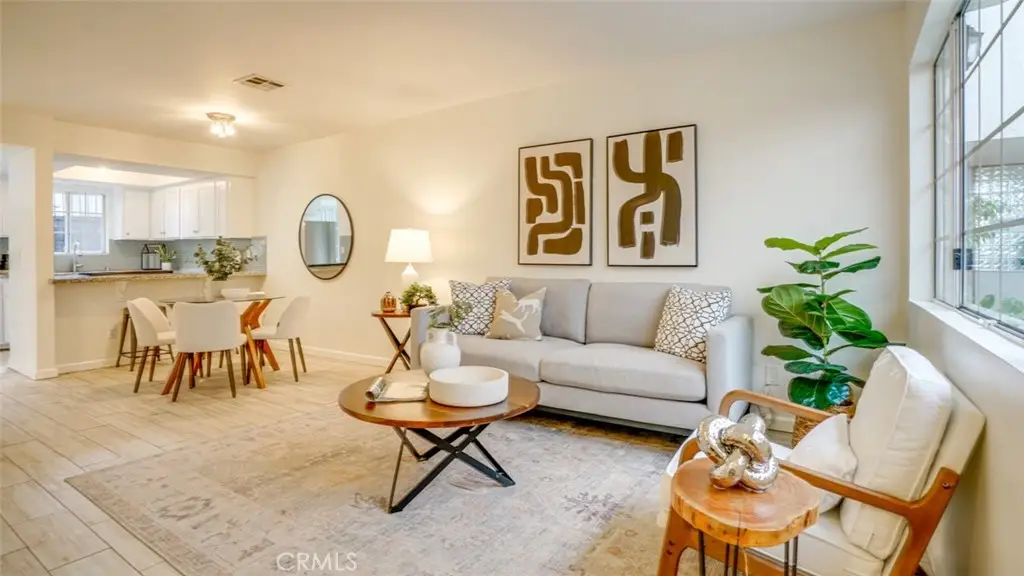 305 E Valencia Avenue #R, Burbank, CA 91502 - #1