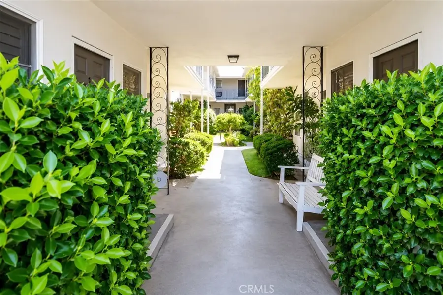 1122 N Louise Street #E, Glendale, CA 91207 - #3