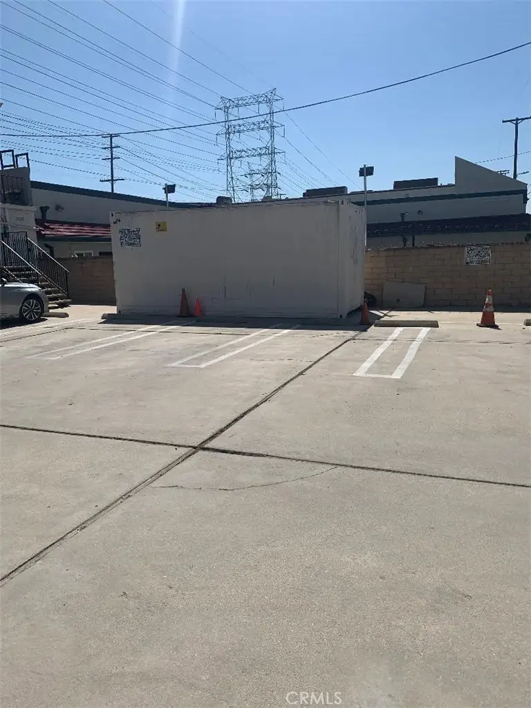 5665 Whitnall, North Hollywood, CA 91601 - #3