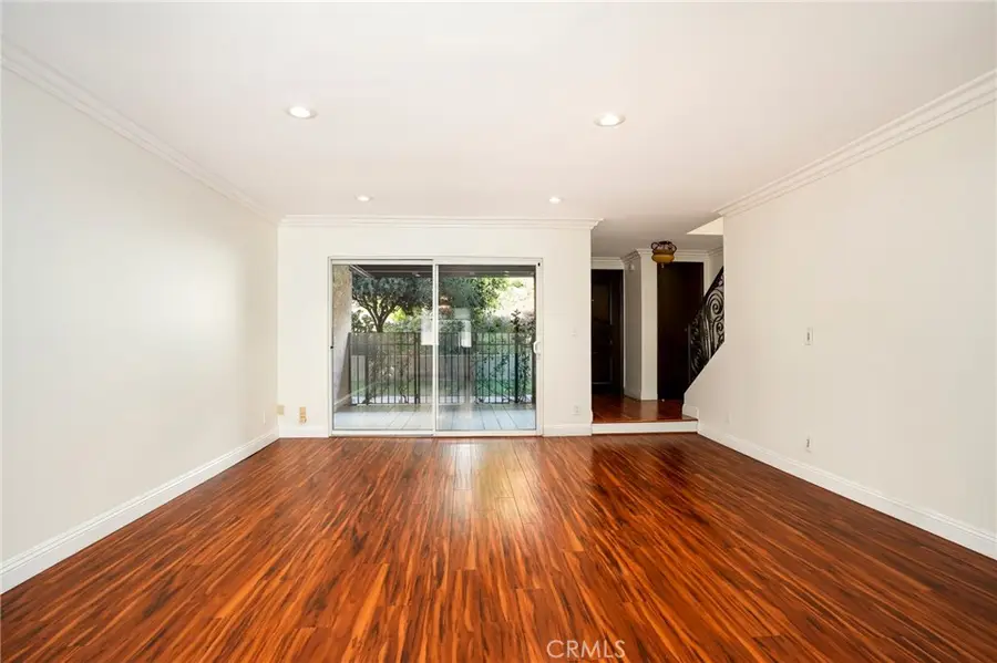 8016 Via Verona, Burbank, CA 91504 - #2