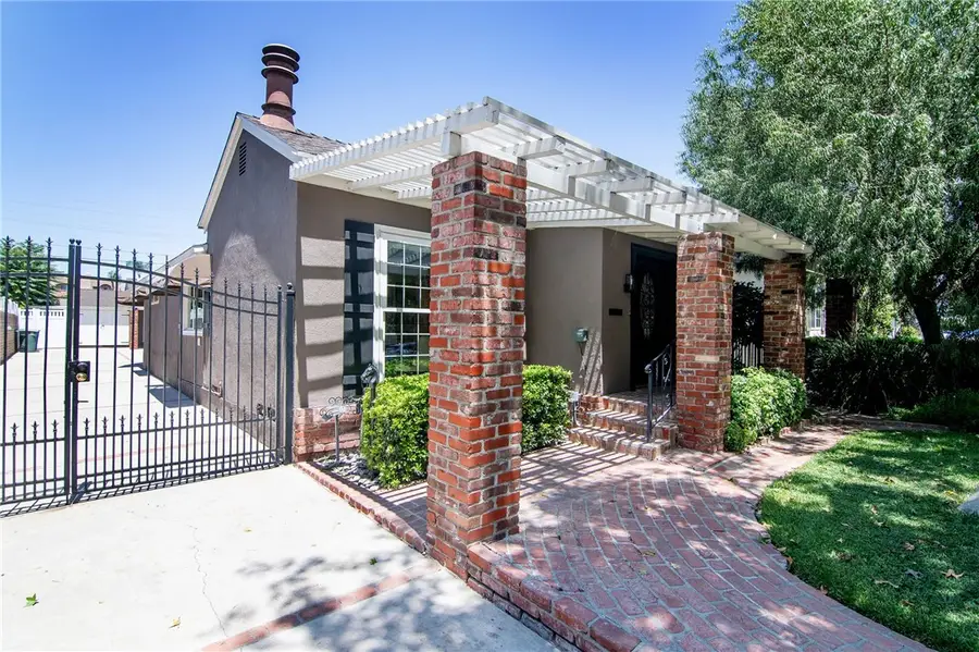 347 W Spazier Avenue, Burbank, CA 91506 - #2