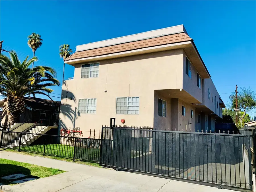 14253 Gilmore Street #A, Van Nuys, CA 91401 - #2