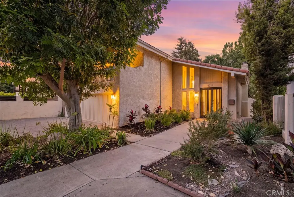 6221 Mammoth, Van Nuys, CA 91401 - #1