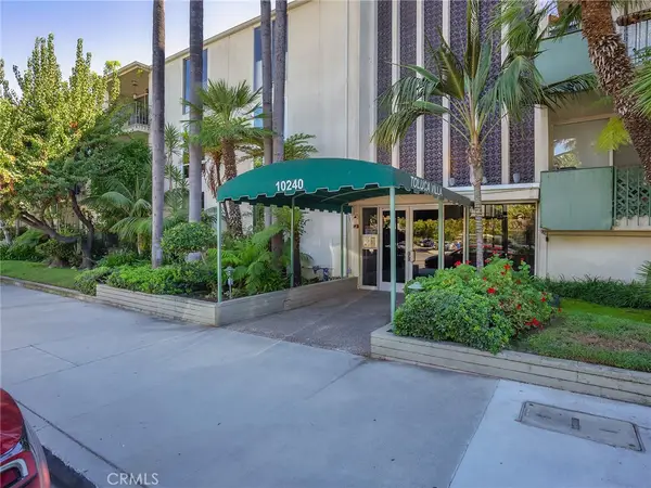 10240 Camarillo Street #208, Toluca Lake, CA 91602