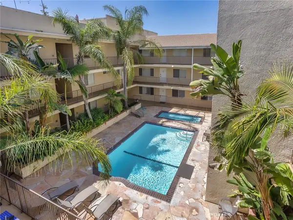 11044 Acama Street #302, Studio City, CA 91602