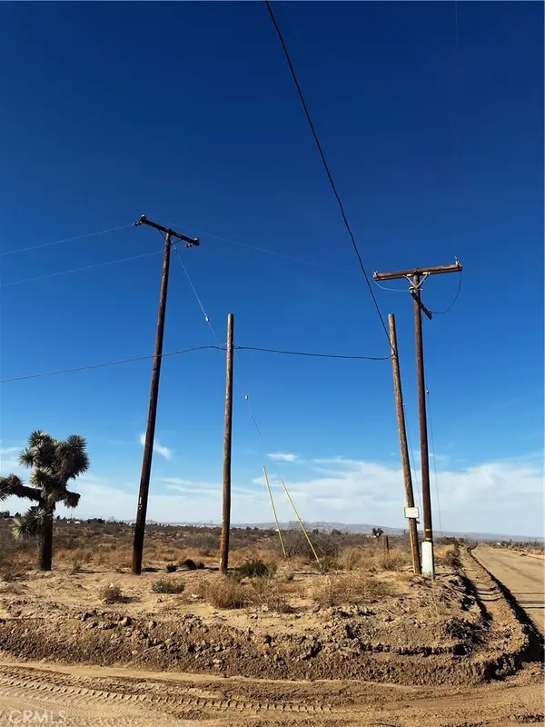 11300 Caughlin Road, Phelan, CA 92371