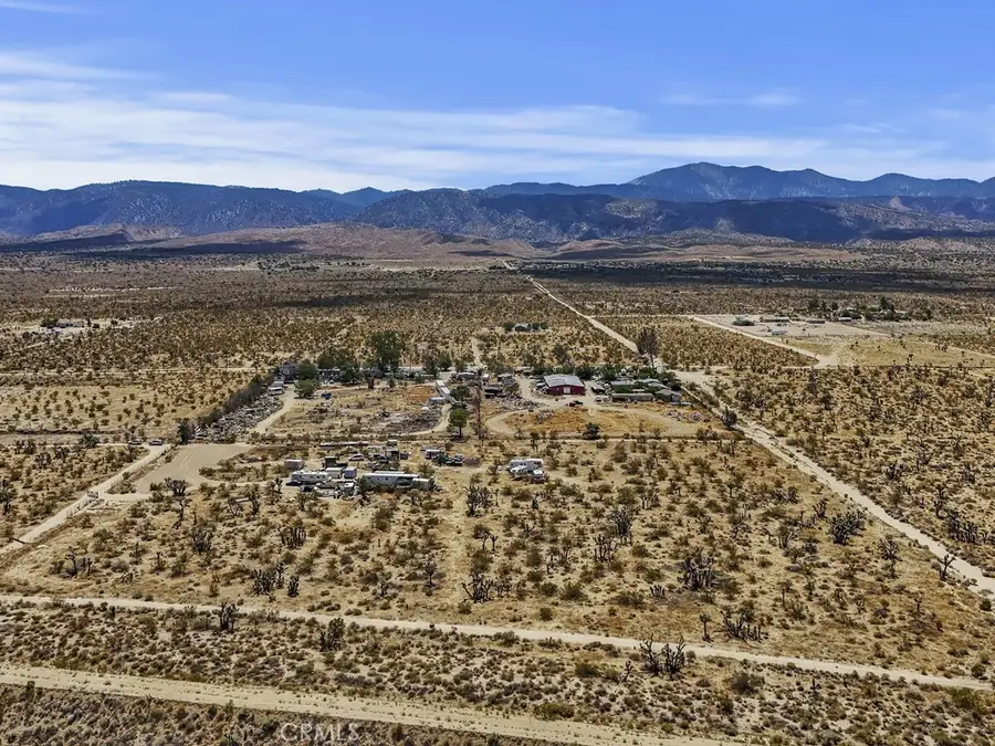 223 Avenue W, Llano, CA 93544 - Image #3