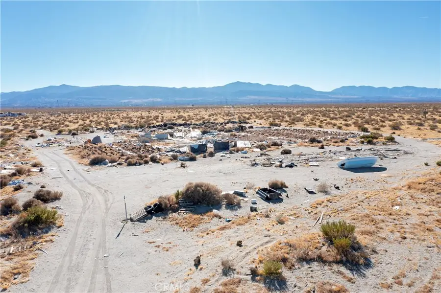 7 Rancho Rd, Phelan, CA 92371 - Image #2