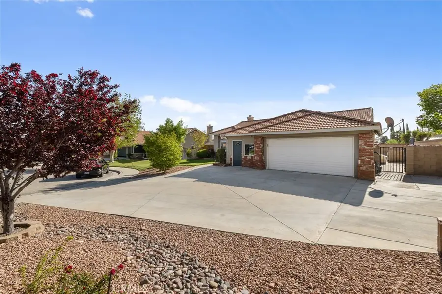 39434 Basalt Court, Palmdale, CA 93551 - Image #2