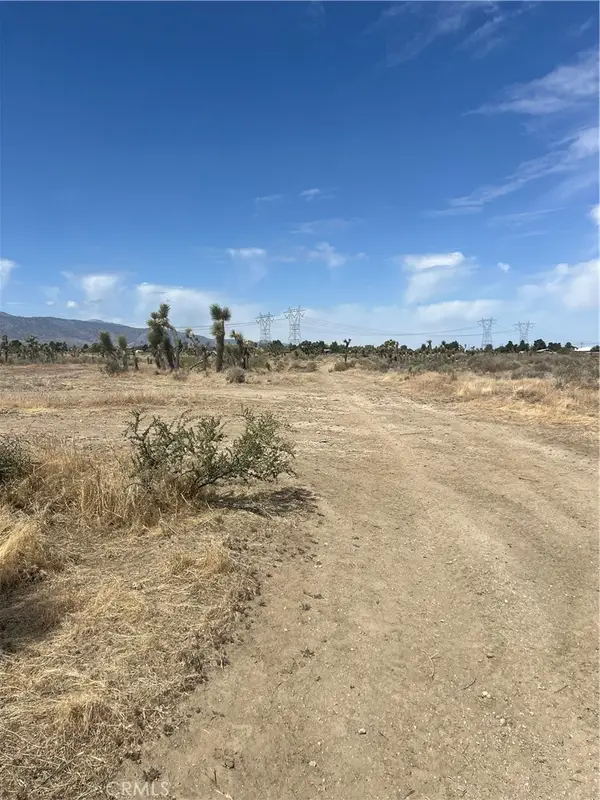 0 Holly St, Phelan, CA 92371