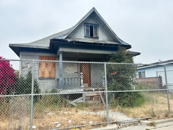 685 E 51st Street, Los Angeles, CA 90011