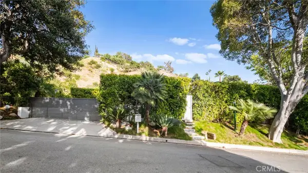 1046 N Hillcrest Road, Beverly Hills, CA 90210