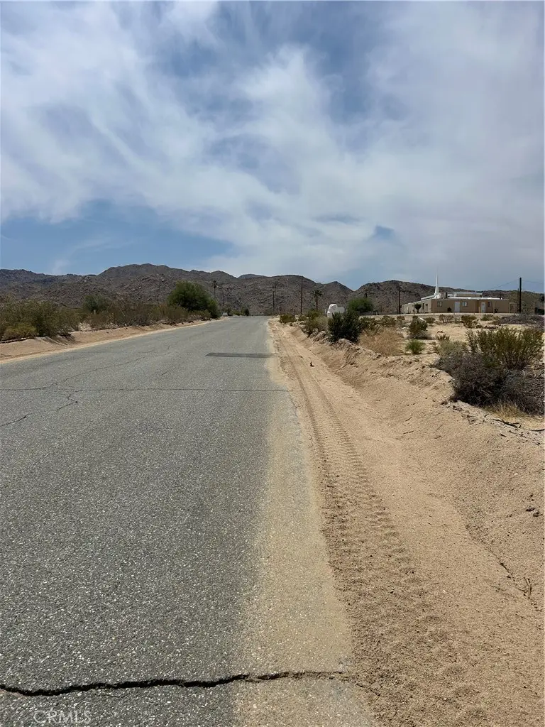 6424 Canyon Road, Twentynine Palms, CA 92277 - #3