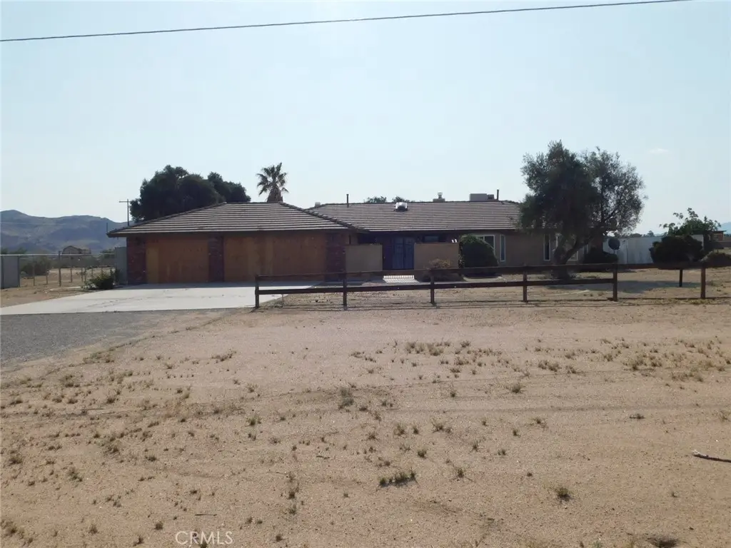 10883 Milpas, Apple Valley, CA 92308 - #1