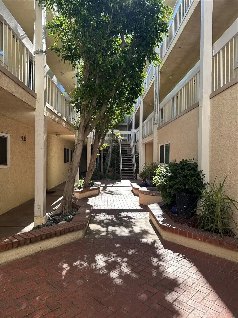 4807 Beck Avenue #4, Valley Village, CA 91601 - Image #3