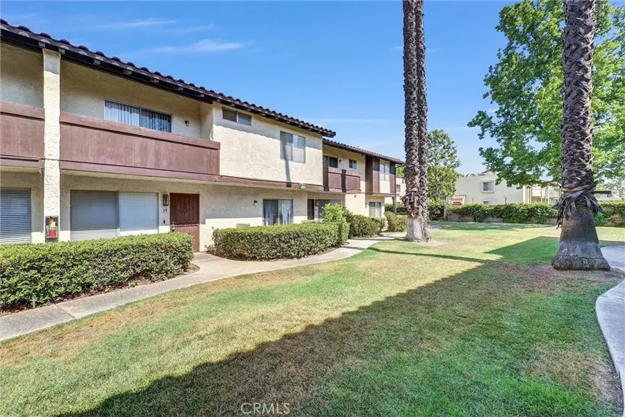 1077 Santo Antonio Drive #39, Colton, CA 92324 - Image #2