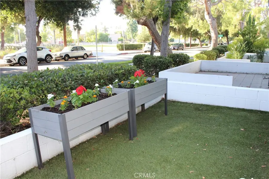 591 N Garfield Avenue #5, Pasadena, CA 91101 - Image #2