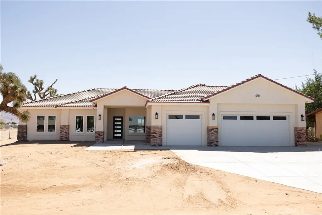 12409 Pawnee Road, Apple Valley, CA 92308 - Image #1