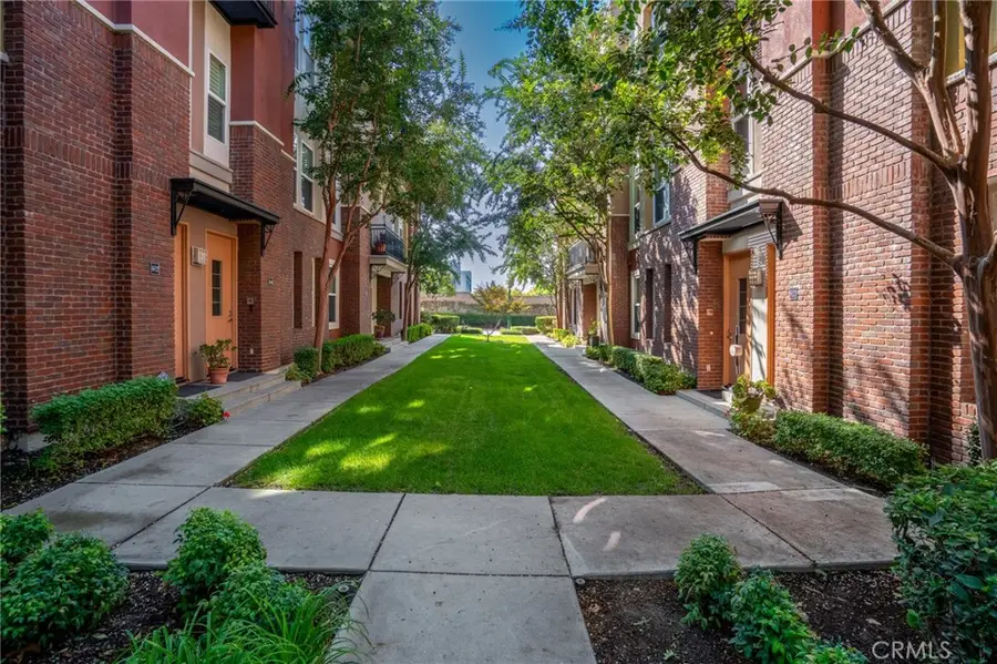 630 W 1st Street, Claremont, CA 91711 - Image #2