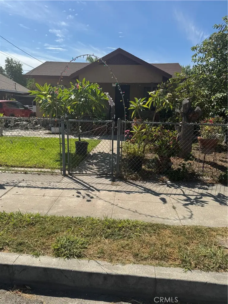 1127 W Victoria Street, San Bernardino, CA 92411 - #1