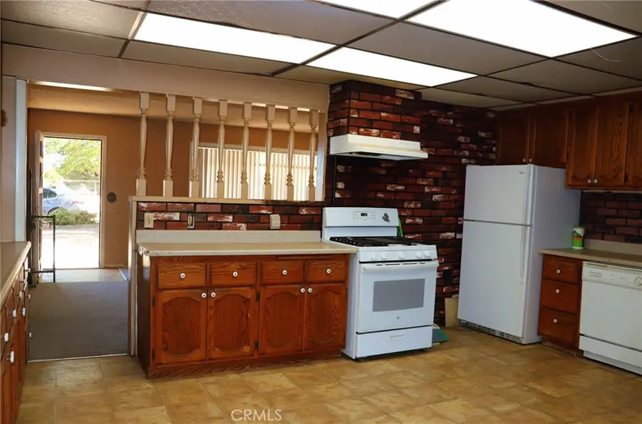 9632 Juniper Street, Apple Valley, CA 92308 - #2