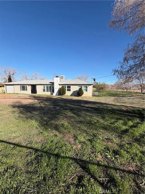 9047 10th Ave, Hesperia, CA 92345