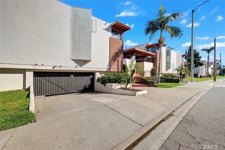 7033 Stewart And Gray Road #24, Downey, CA 90241 - Image #2