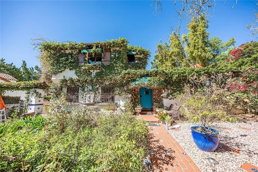 2393 Allen Avenue, Altadena, CA 91001 - #3