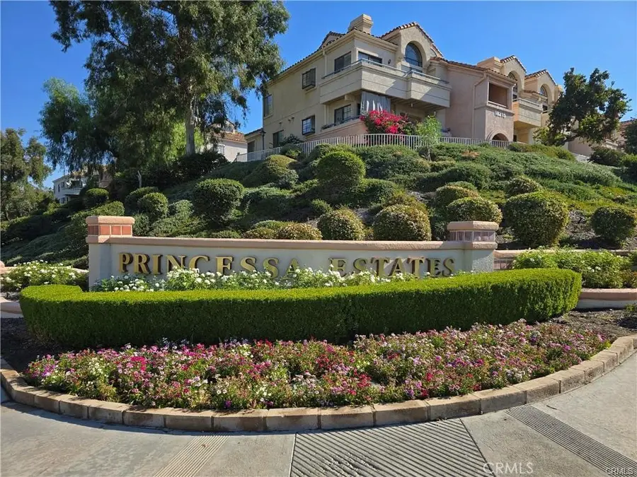 18121 Erik Court #314, Canyon Country, CA 91387 - Image #2