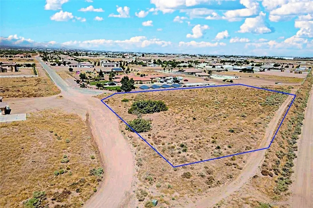 4 Whitehaven Street, Oak Hills, CA 92344 - #1