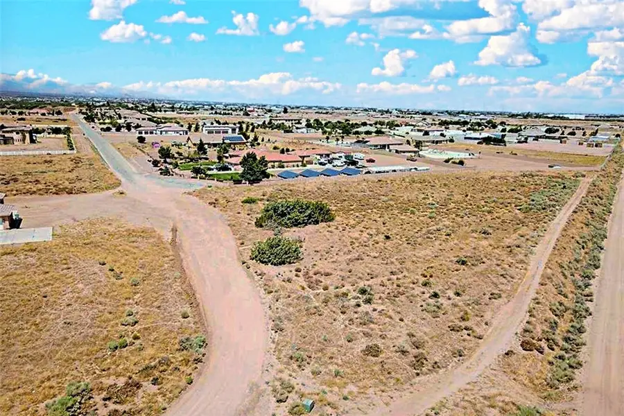 4 Whitehaven Street, Oak Hills, CA 92344 - #2