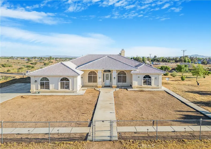 10490 Joshua, Hesperia, CA 92344 - #3