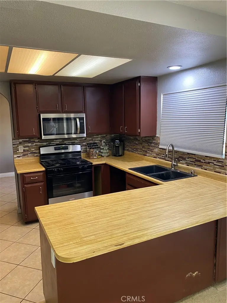 1423 W Hoffer, Banning, CA 92220 - #2