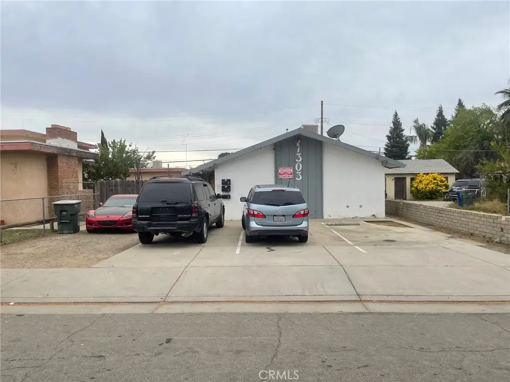 1303 Washington, Bakersfield, CA 93308 - #1
