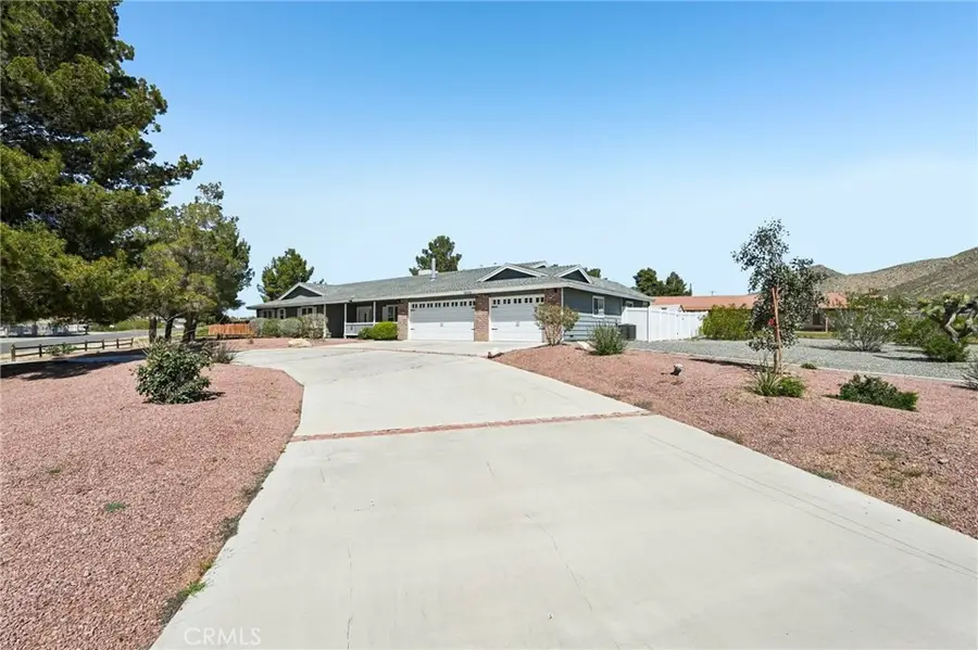 16055 Saint Timothy Road, Apple Valley, CA 92307 - #3
