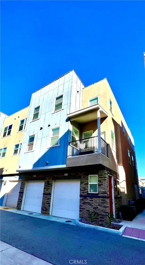 8823 Jacaranda, Montclair, CA 91763