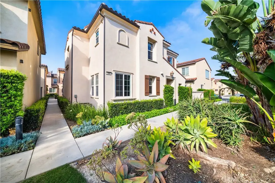 208 W Cork Tree, Orange, CA 92865 - #2