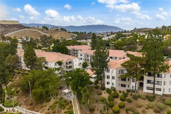 1020 La Terraza Cir. #102, Corona, CA 92879