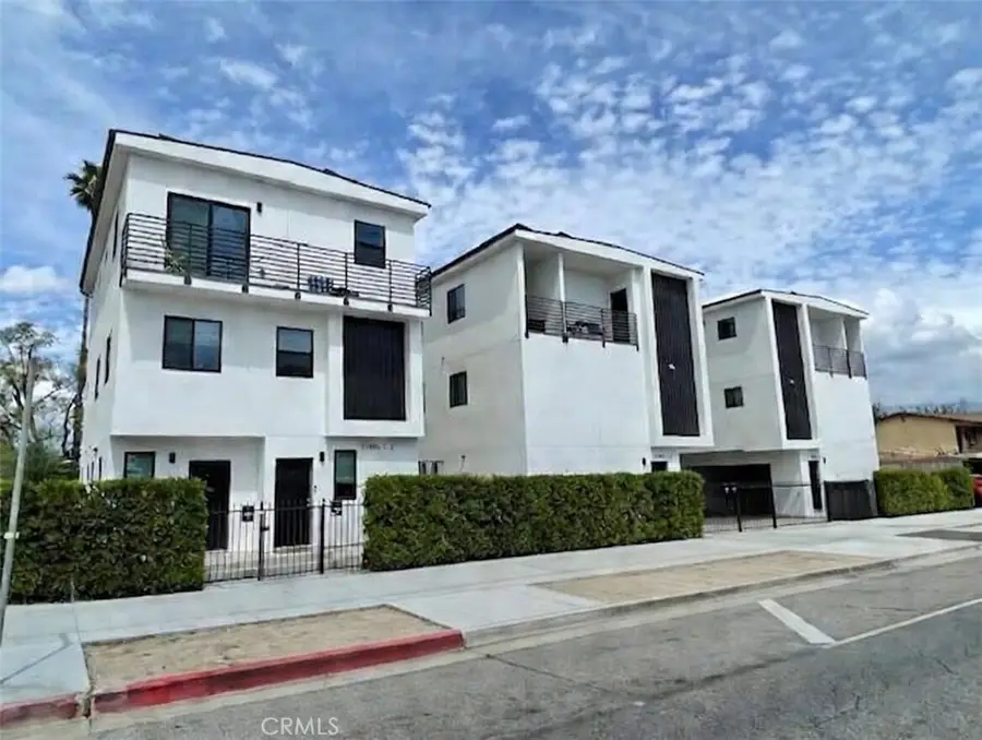 11451 W Victory Boulevard, North Hollywood, CA 91606 - #3