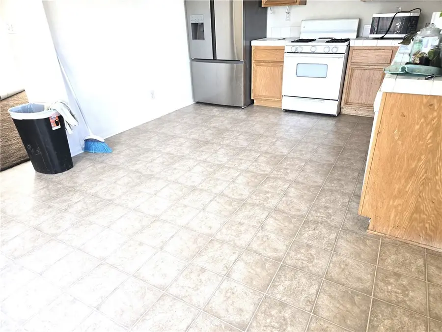 9037 S Loop, California City, CA 93505 - #3